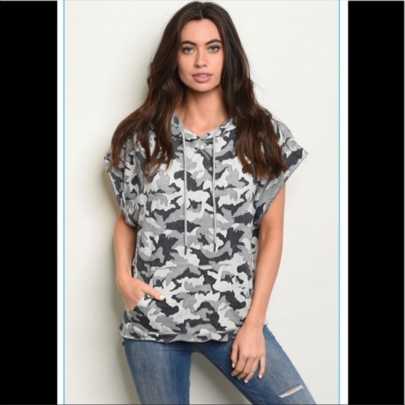 Camo Short Sleeve Hoodie - Picture 2 of 6